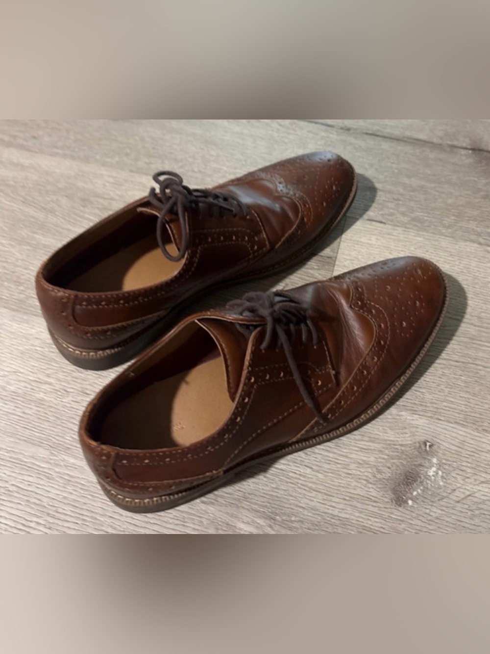 Classic Men's Brown Leather Wingtip Dress Shoes
